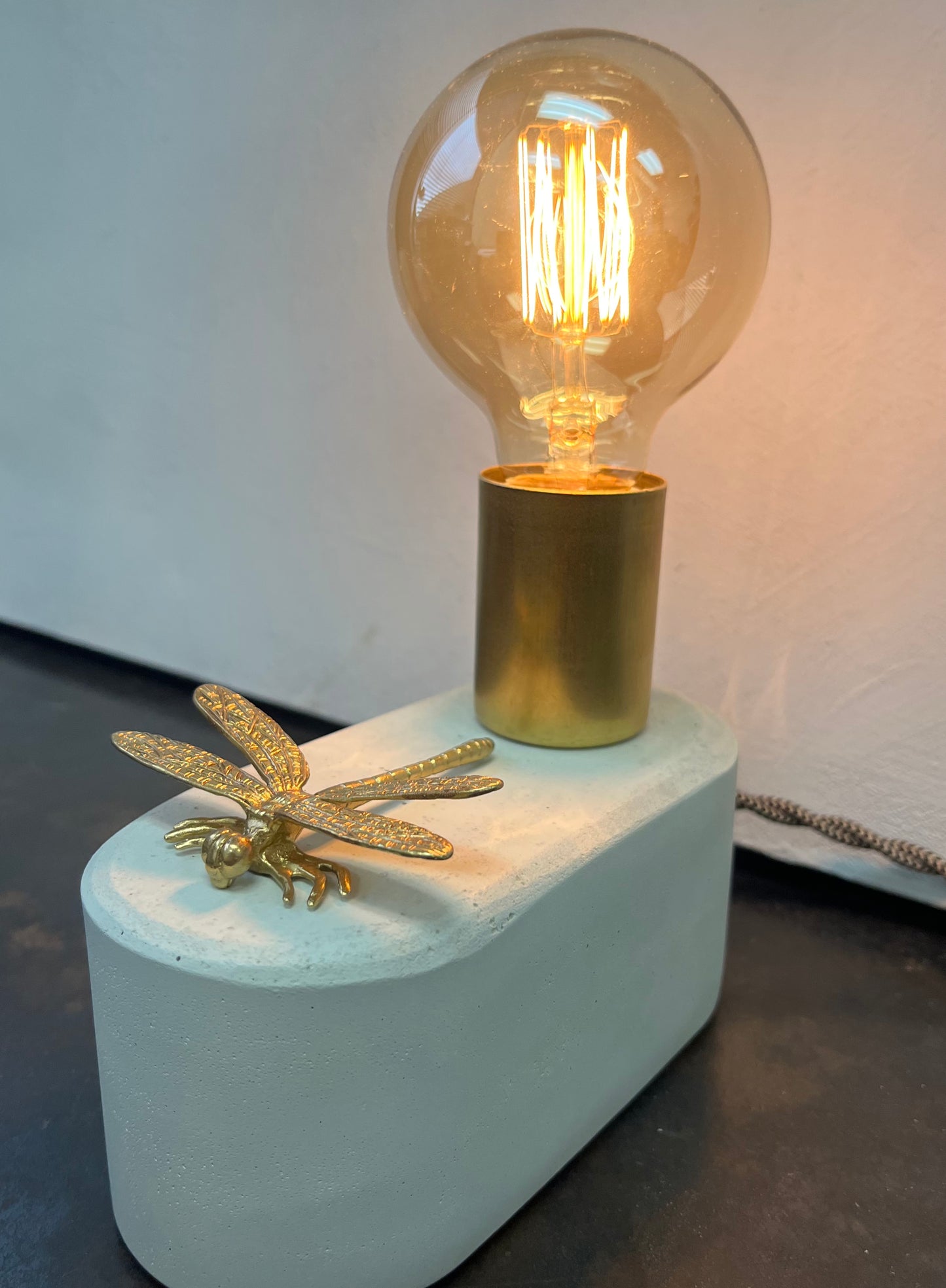 Dragonfly Concrete Lamp / Touch-Contolled