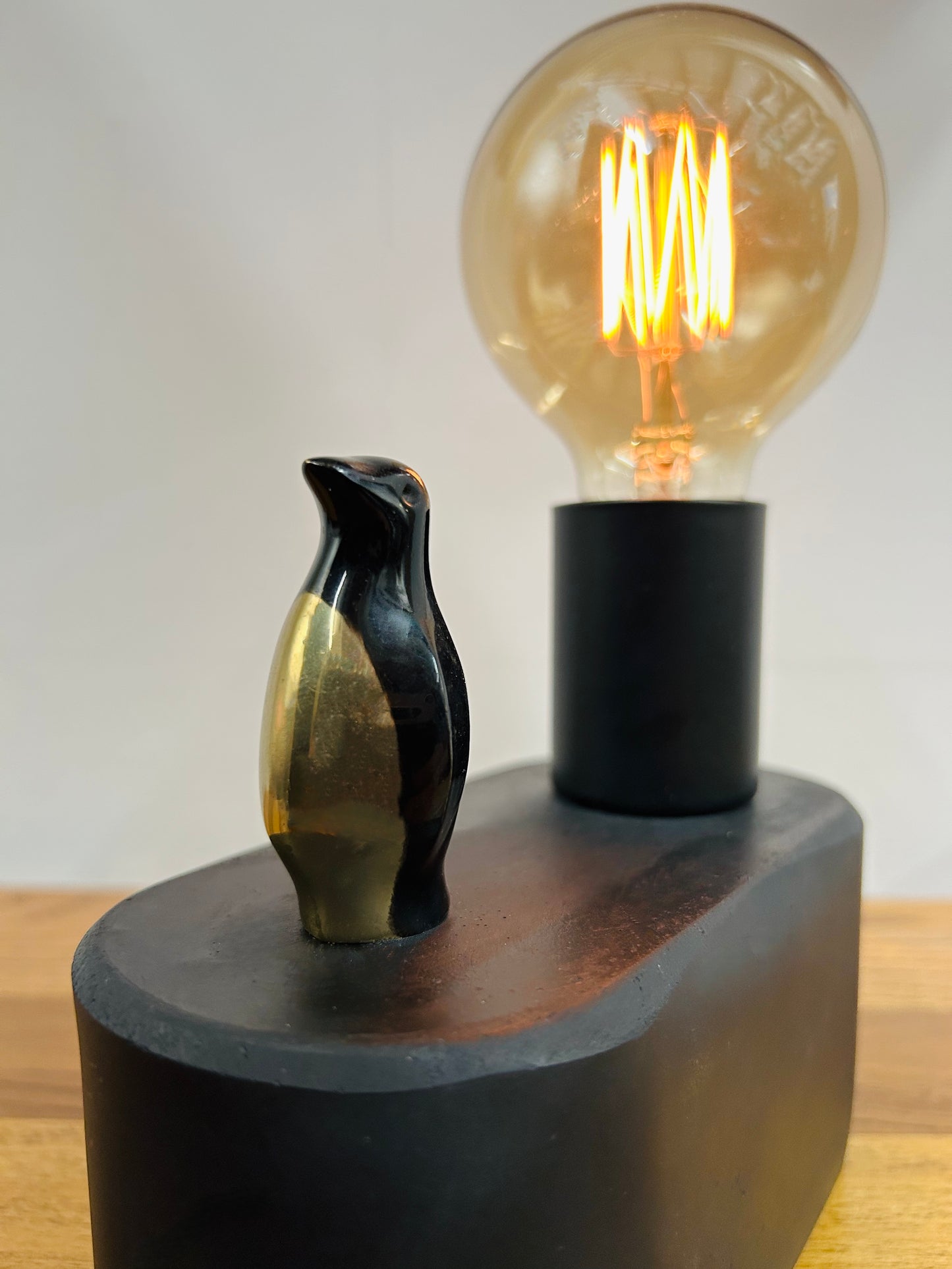 Penguin Lamp / Touch-Controlled