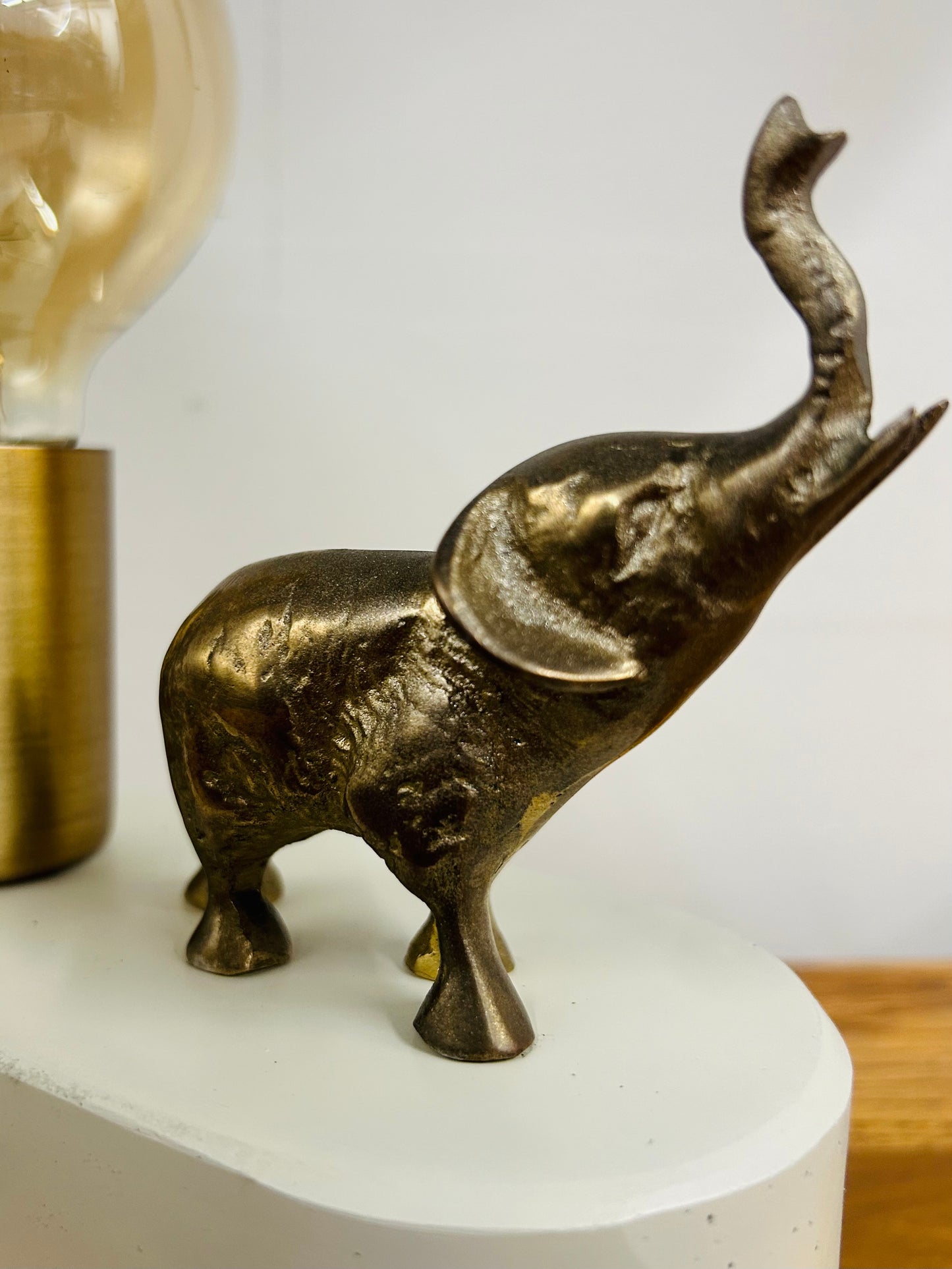 Elephant Lamp / Touch-Controlled