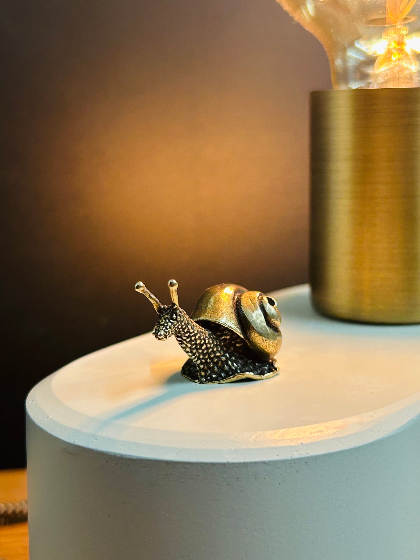 Snail Lamp / Touch-Controlled