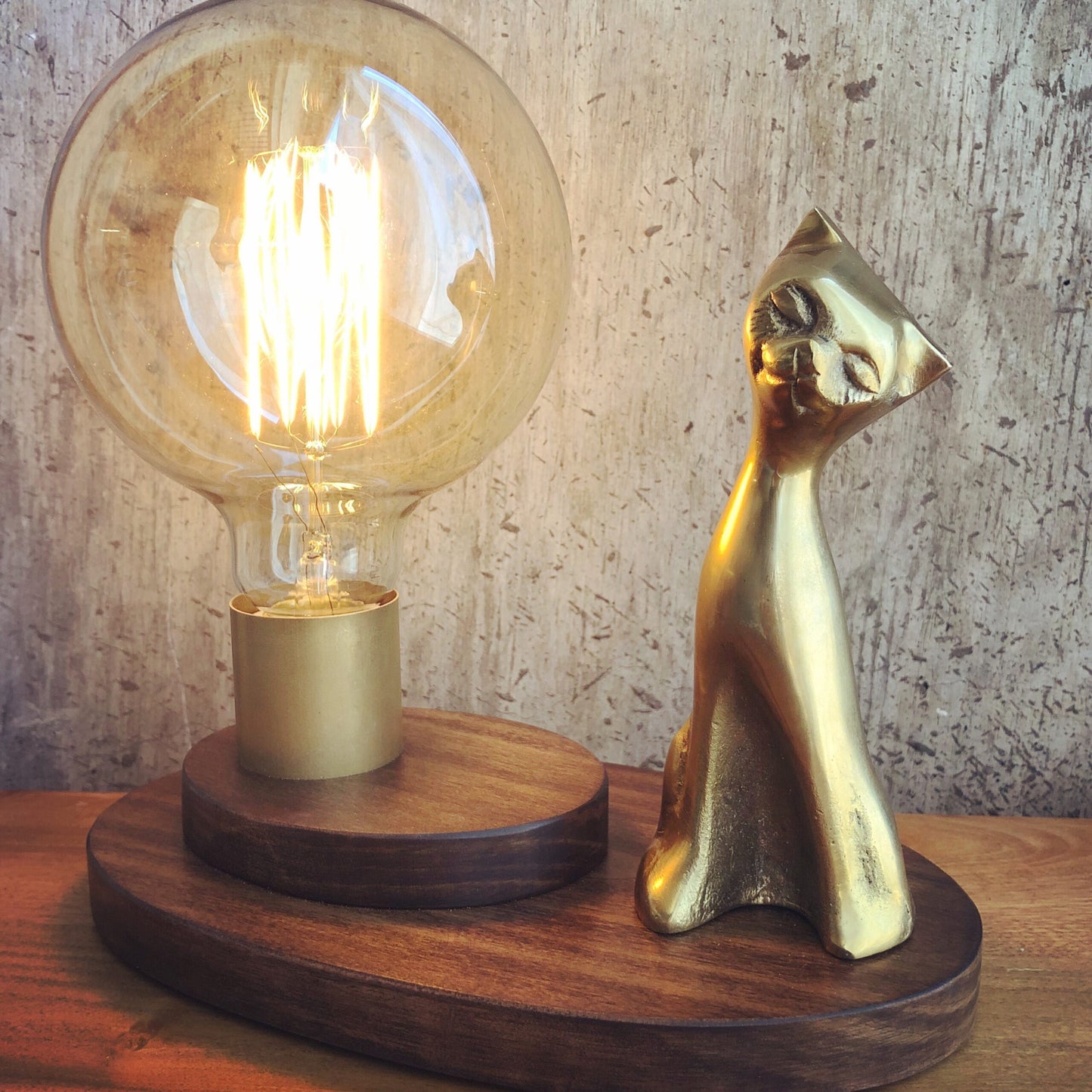 Deco Cat Lamp // Touch-Controlled