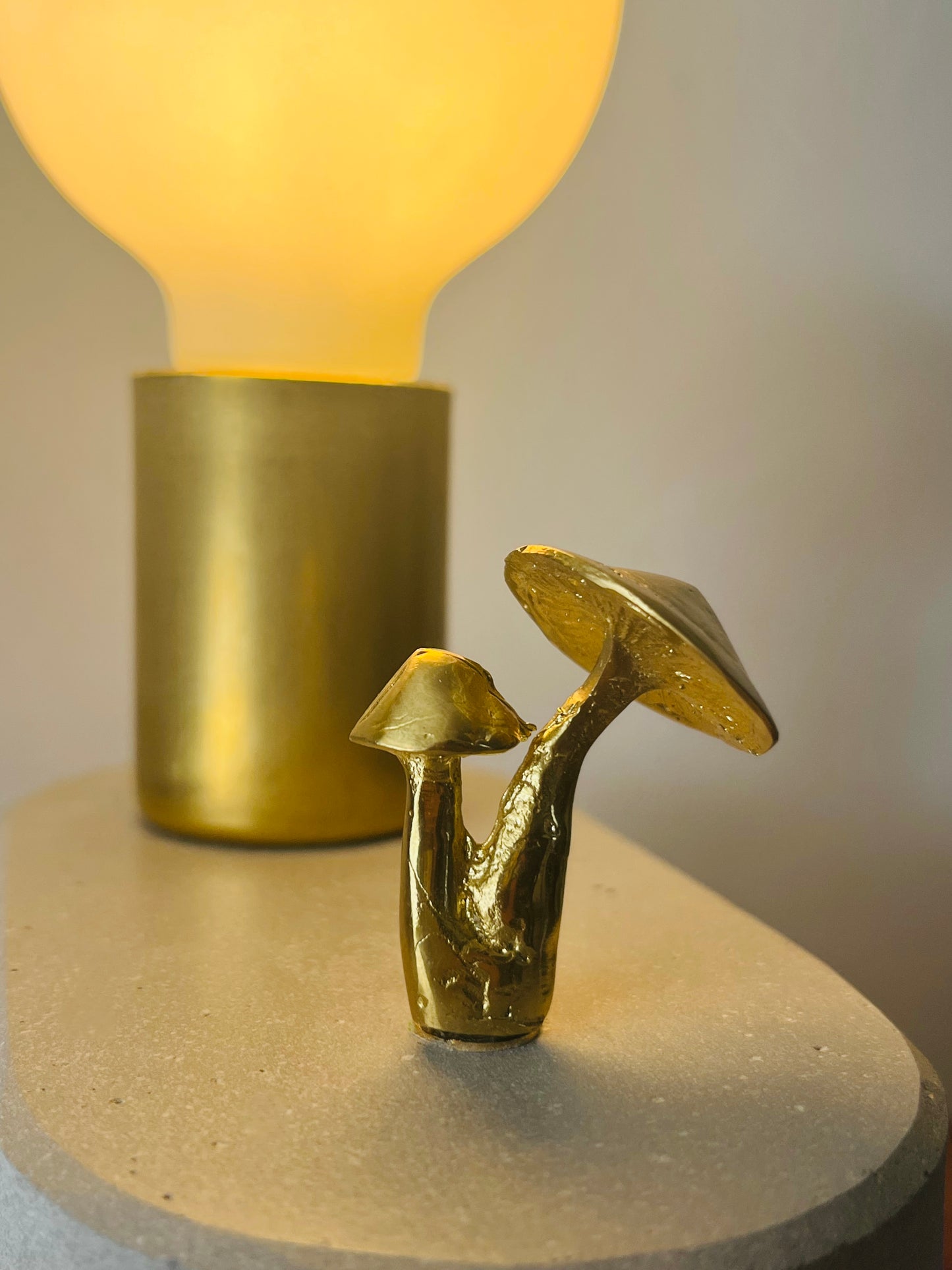Mushroom Lamp / Touch-Controlled