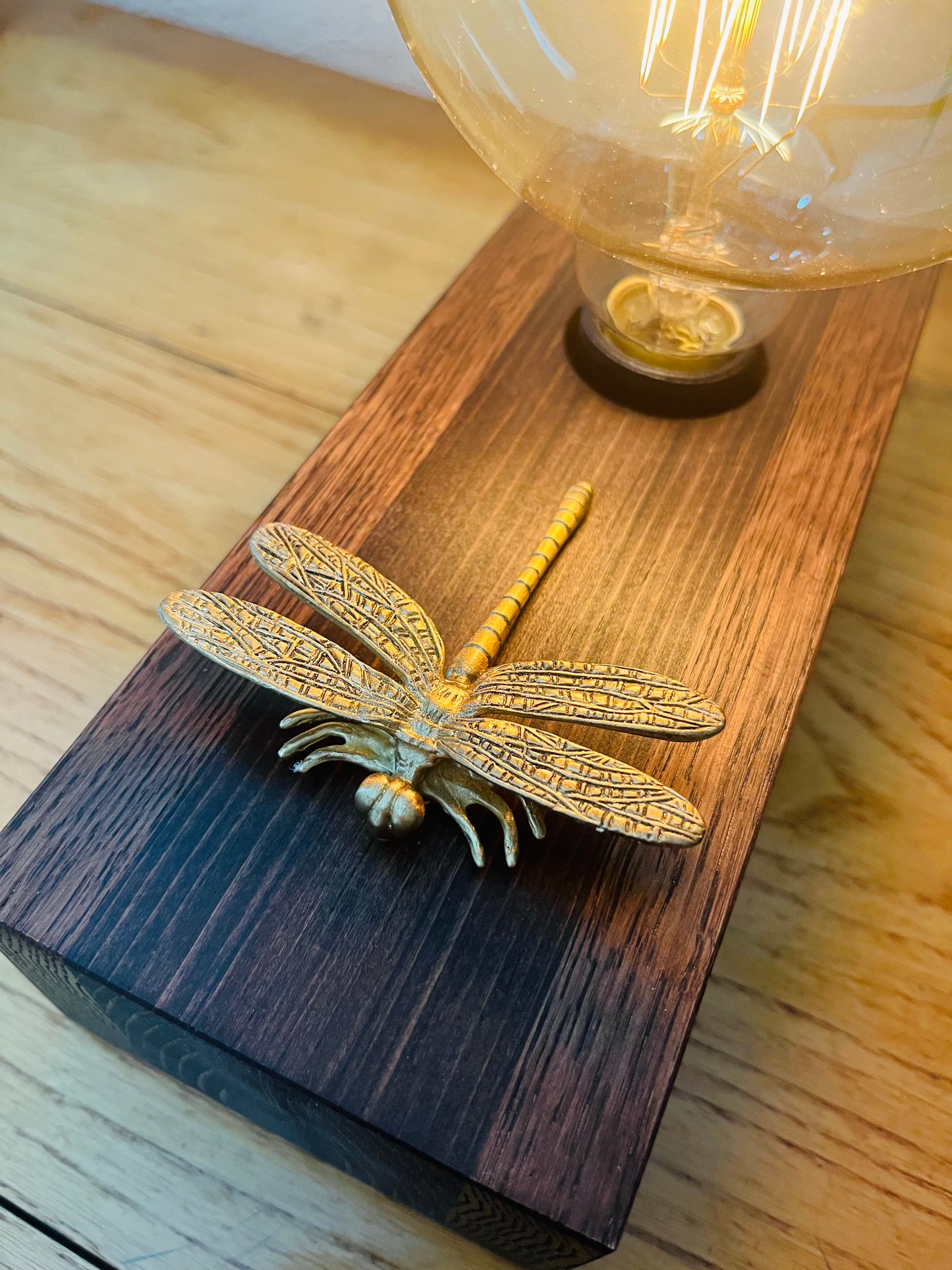 Dragonfly Lamp / Touch-Controlled